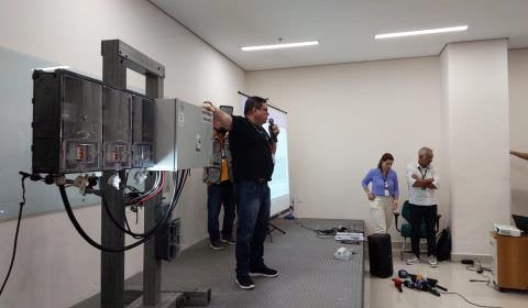 Nova tecnologia reduz em 41% perdas de energia elétrica em pontos de Manaus
