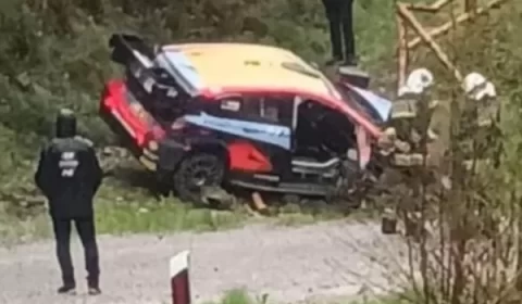Piloto de rally morre após bater em poste durante treinamento