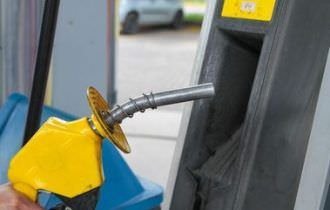 Petrobras aumenta em 16,3% preço da gasolina nas distribuidoras; diesel ficará 25,8% mais caro