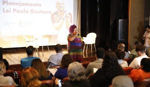 Primeira reunião geral de implementação da Lei Paulo Gustavo recebeu ampla adesão da classe artística, no Cineteatro Guarany