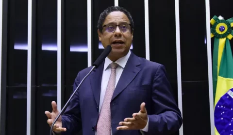 Retirei cada palavra que gerou má interpretação na bancada evangélica, diz relator do PL das Fake News à CNN