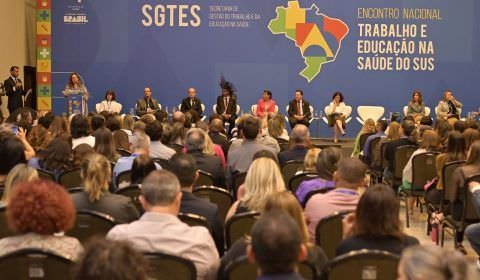 SES-AM participa de encontro nacional em Brasília sobre trabalho e educação na saúde do SUS