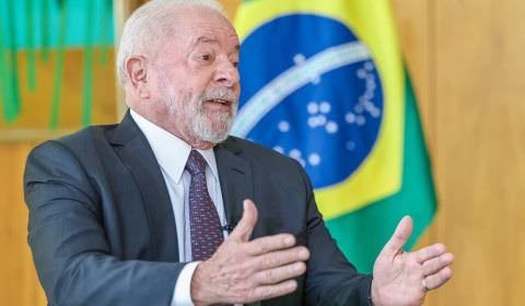 'Trabalhador tendo mais dinheiro, ele compra mais', diz Lula sobre salário mínimo 