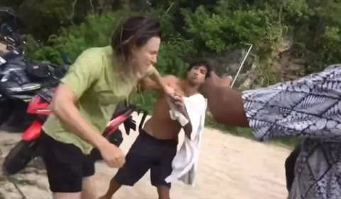 “Traumatismo craniano, chute na barriga, socos”: mulheres falam sobre surfista brasileiro