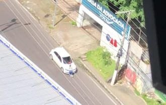 URGENTE: mulher é arrastada por carro na avenida Paraíba