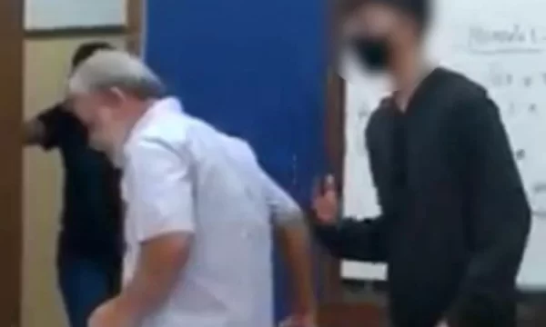 Vídeo: aluno puxa cadeira de professor e o ameaça em escola