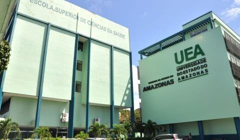 O Tribunal de Contas do Amazonas determina a interrupção do processo seletivo e dos exames de pós-graduação da UEA.