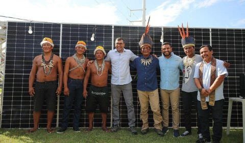 Brilha Amazonas: Wilson Lima entrega placas de energia solar a comunidades indígenas do Rio Negro