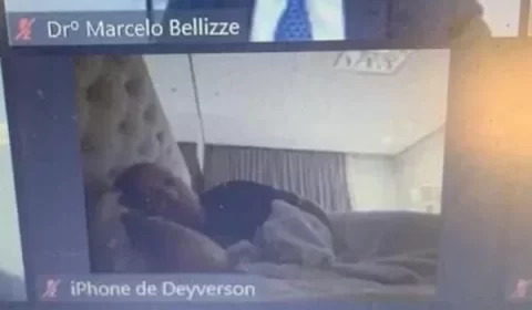 Deyverson viraliza ao aparecer deitado em julgamento virtual