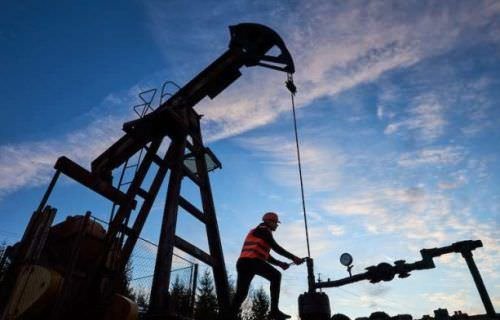 Petróleo fecha em queda com expectativa pelo fim da guerra