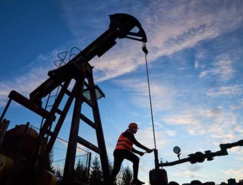 Petróleo fecha em queda com expectativa pelo fim da guerra