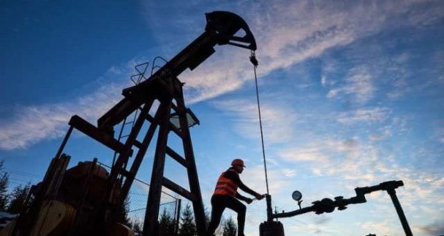 Petróleo fecha em queda com expectativa pelo fim da guerra