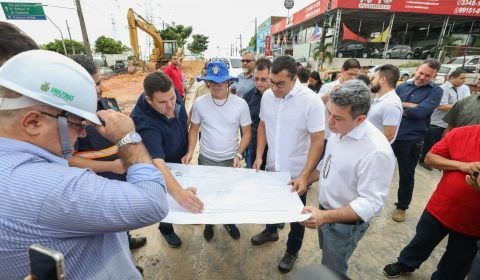 Governador Wilson Lima e prefeito David Almeida vistoriam obras do complexo viário na avenida das Torres