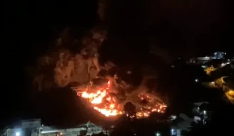 Incêndio atinge garagem com 90 ônibus