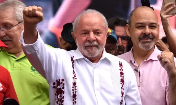 Lula encaminha PL de reajuste do salário mínimo acima da inflação ao Congresso