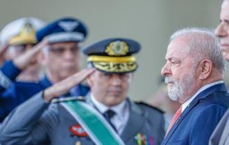Lula muda lideranças das Forças Armadas e tira irmão da CPI do MST de cargo