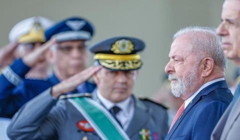 Lula muda lideranças das Forças Armadas e tira irmão da CPI do MST de cargo