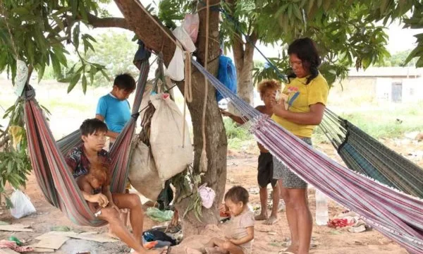 Militares vão distribuir mais de 12 mil cestas básicas aos Yanomami