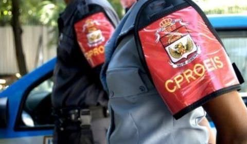 PMs são presos por estupro coletivo dentro de viatura