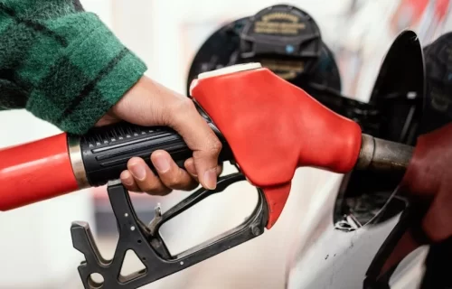 Concorrência do etanol e subvenção fazem preço da gasolina cair