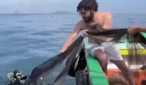 Redes de pesca viram sacolas para limpar oceano