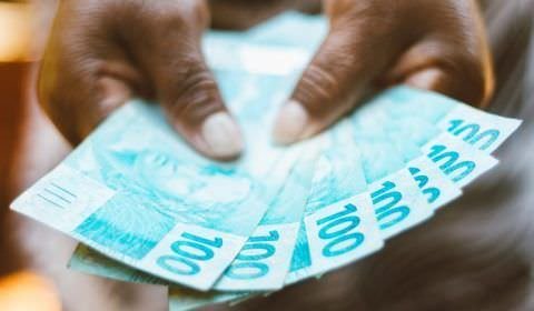 Sancionada lei que destina R$ 71,4 bilhões para pagamento do Bolsa Família