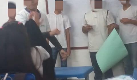 URGENTE: aluno golpeia colega durante apresentação de trabalho (veja o vídeo)