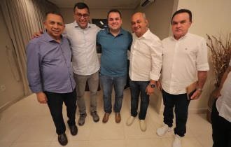 Wilson Lima reúne 35 prefeitos do interior e grupo reforça alinhamento político junto ao governador do Amazonas
