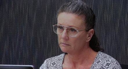Australiana condenada por matar os quatro filhos é perdoada após passar 20 anos na prisão