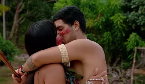 Carioca larga tudo para viver grande amor em comunidade indígena no AM