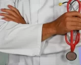 Aumento de 3.955,83% em procedimentos de transporte de pacientes vira alvo de investigação