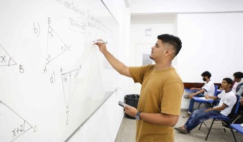 Governo do Amazonas convoca 77 profissionais da educação para atuar na capital e no interior