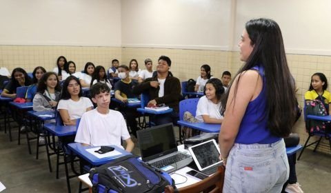 Governo do Amazonas paga data-base aos profissionais da educação da rede estadual de ensino