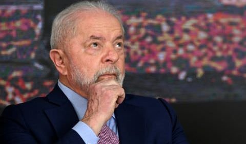 Governo Lula admite possibilidade de trocar ministros
