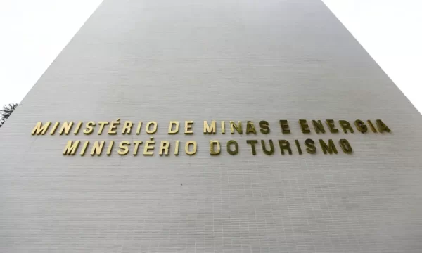 Indefinição sobre Turismo amplia crise do governo com União Brasil