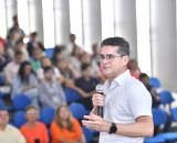 David Almeida realiza visita ao residencial Carlos Braga com famílias vítimas de desmoronamentos