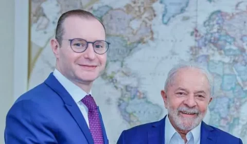 Lula deve enviar nesta quinta (1º) a indicação de Zanin ao STF para o Senado, dizem fontes