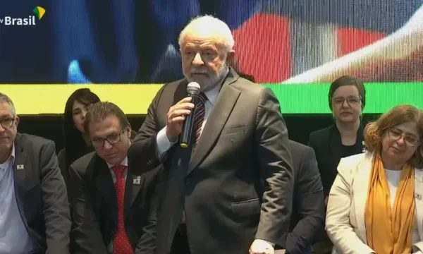 Lula diz que aprovação de MP “correu risco” e que é preciso “conversar com quem não votou na gente”