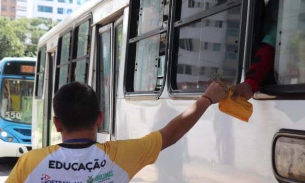Maio Amarelo’: Detran Amazonas faz campanha de conscientização na zona centro-sul de Manaus