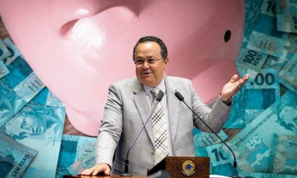 Partido de Silas Câmara terá que devolver R$ 168,5 mil aos cofres públicos