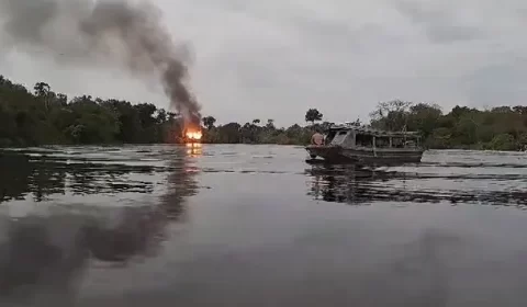 PF destrói balsas de garimpos ilegais na fronteira do AM com a Colômbia