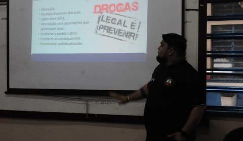 SSP-AM leva ações da Semana Estadual Antidrogas à Escola Estadual Sólon de Lucena
