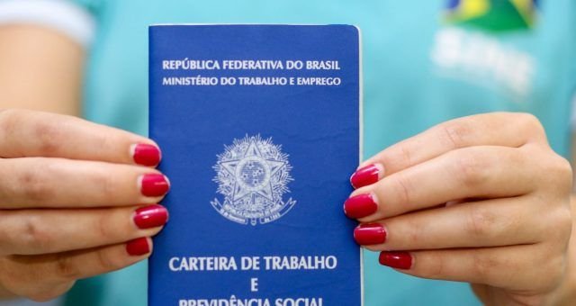 Governo prevê crédito a empresas afetadas por fim da 6x1, diz Durigan