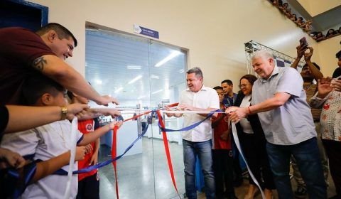 Governador em exercício Tadeu de Souza entrega 51º laboratório de robótica e destaca êxito da reposição de aulas na rede estadual