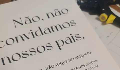 Casal não convida os pais para casamento, pede Pix e viraliza nas redes sociais