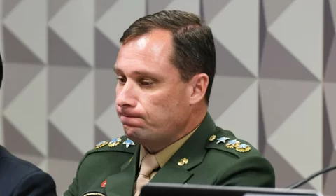 Ministério Público Militar pede para Exército explicar razão de Cid usar farda na CPMI