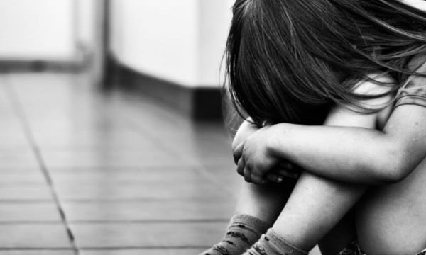 Aluno do EJA abusa de menina de cinco anos dentro de banheiro de escola em Tefé