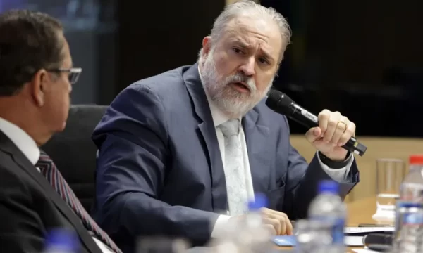 Lula resiste a Aras e sinaliza preferência por vice-procurador eleitoral