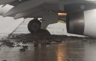 Avião que derrapou é retirado de pista em Florianópolis e aeroporto volta a operar