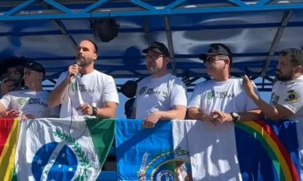 Eduardo Bolsonaro vira alvo de investigação da PF por comparar professores a traficantes